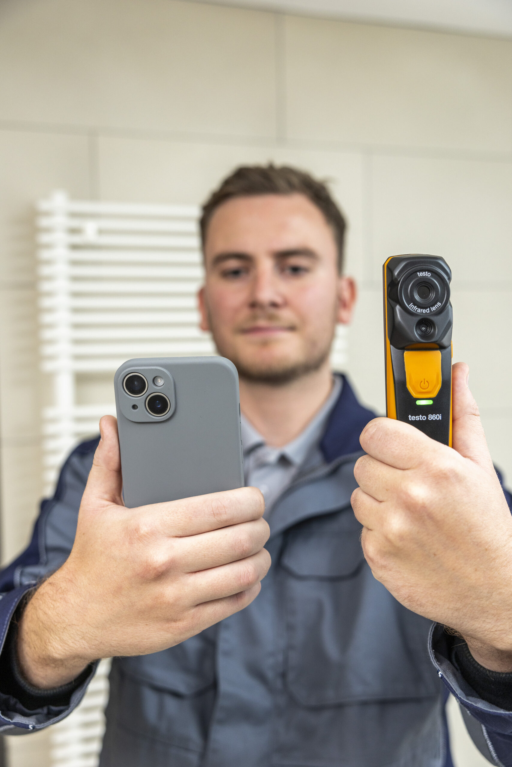 testo-860i-application-radiator-clip-off-front-689