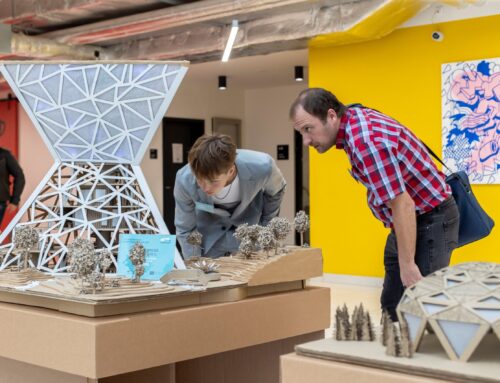 Modelium 2026: Študenti zo Slovenska a Česka premieňajú stavby na umelecké diela